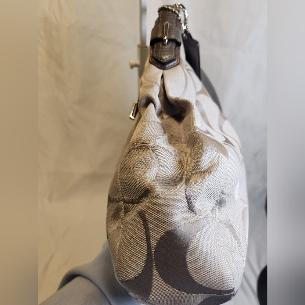 Coach Chelsea Ashlyn Hobo in Gray Signature Jacquard Canvas And Leather Trim - Picture 12 of 16